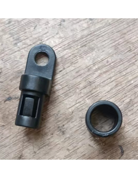 Clip for elastic paddle holder