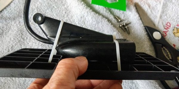 Exemple de montage d'électronique sur WILDCAT sans perçage