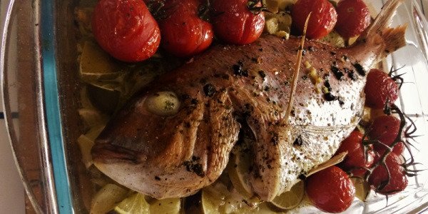 Pagre aux citrons verts et tomates rôties